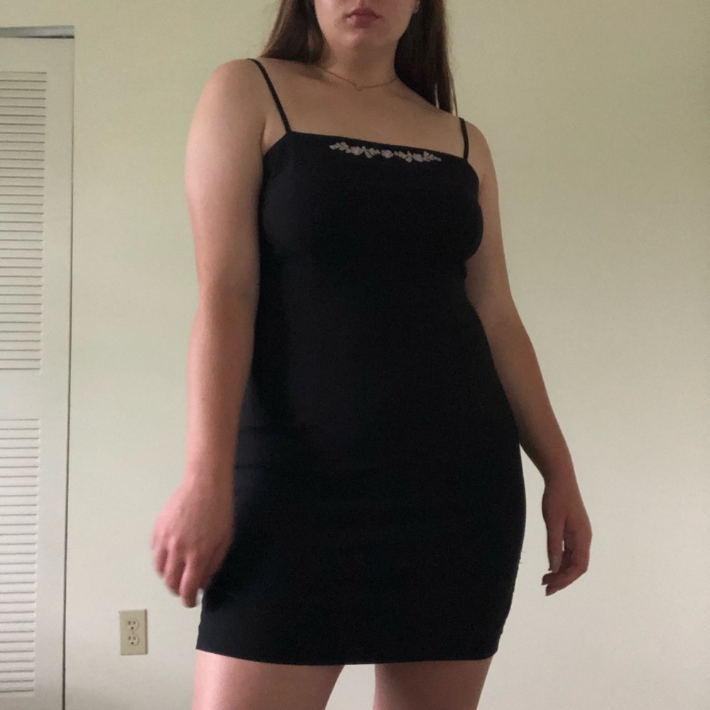 Embroidered bodycon square neck dress